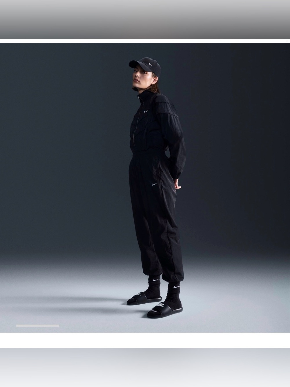 Nike Sportswear Essentials Women’s Mid-Rise Oversized Woven Joggers Small Black